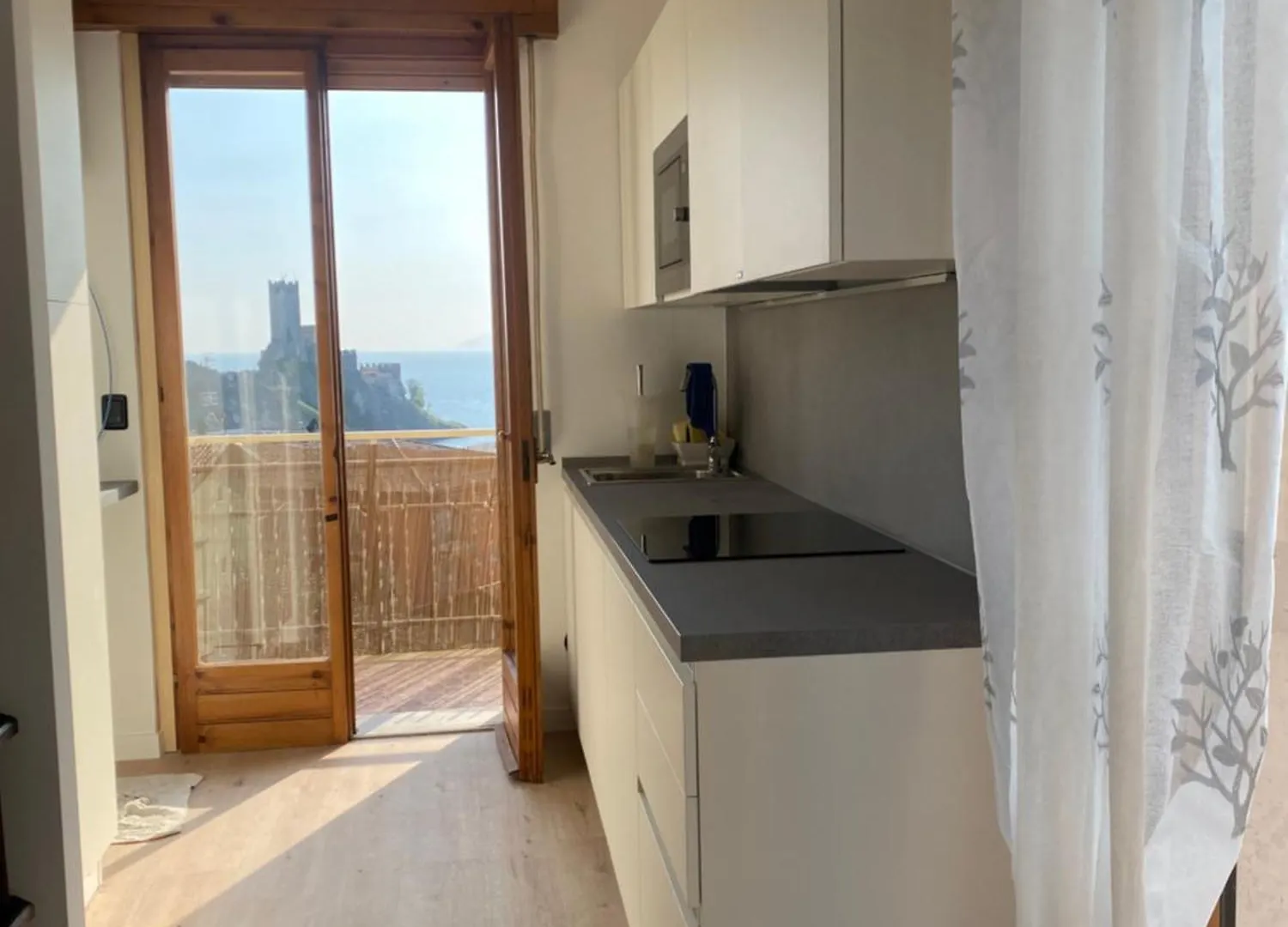 شقة Terrazzza Lago & Castello مالتشيزينيه